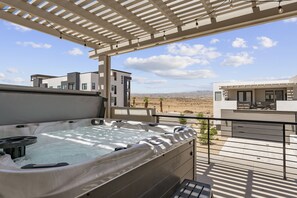 Townhome, 5 Bedrooms | Outdoor spa tub - Beech Bungalow 5 Bedroom Townhouse (St. George)