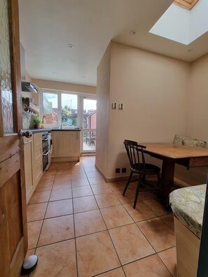 Private kitchen - Rochester Reed Street Retreat (Rochester)