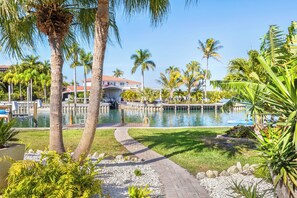 A heated pool - Grand Waterfront Home–Private Pool & Dock Access Emerald Bay in LBK by RVA (Longboat Key)