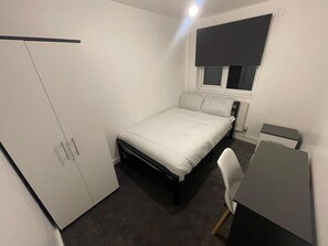 1 室のベッドルーム、WiFi