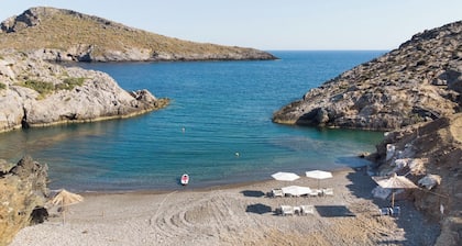 Beachfront Studio Kyma West