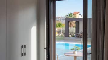 Luxury Apartment, Garden View, Ground Floor | 2 bedrooms, premium bedding, down duvets, memory-foam beds