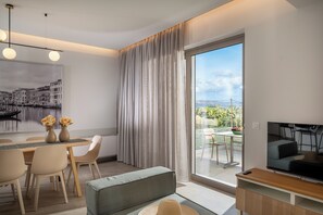 Luxe appartement, 2 slaapkamers, uitzicht op tuin | Uitzicht vanaf balkon