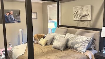 5 bedrooms, iron/ironing board, WiFi, bed sheets