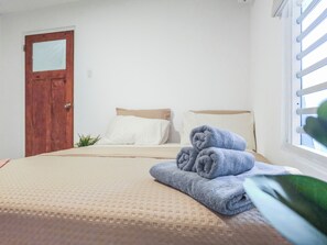 4 bedrooms, iron/ironing board, free WiFi, bed sheets