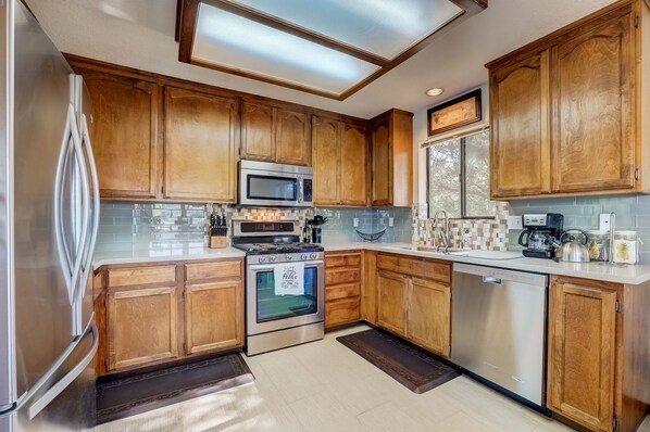 House, Multiple Beds, Balcony, Mountain View (Lakeview Home in the Tahoe Keys) | Private kitchen | Fridge, microwave, oven, stovetop