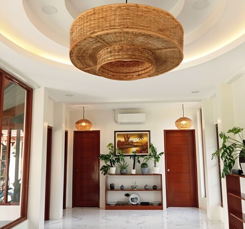 Kings Manor Vacation Rental - Charming 3 bedroom Villa with Private Pool