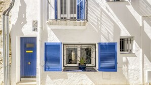 Unclassified image, 2 of 39, button - Townhouse in Rosas Near Platja de Roses (Roses)