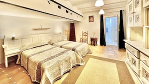 Unclassified image, 4 of 39, button - Townhouse in Rosas Near Platja de Roses (Roses)