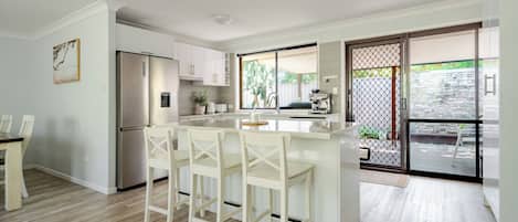 Køleskab, mikrobølgeovn, ovn, opvaskemaskine