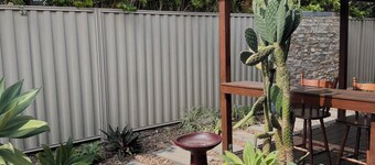 Pets welcome, family friendly home. 5 minute drive to beaches.