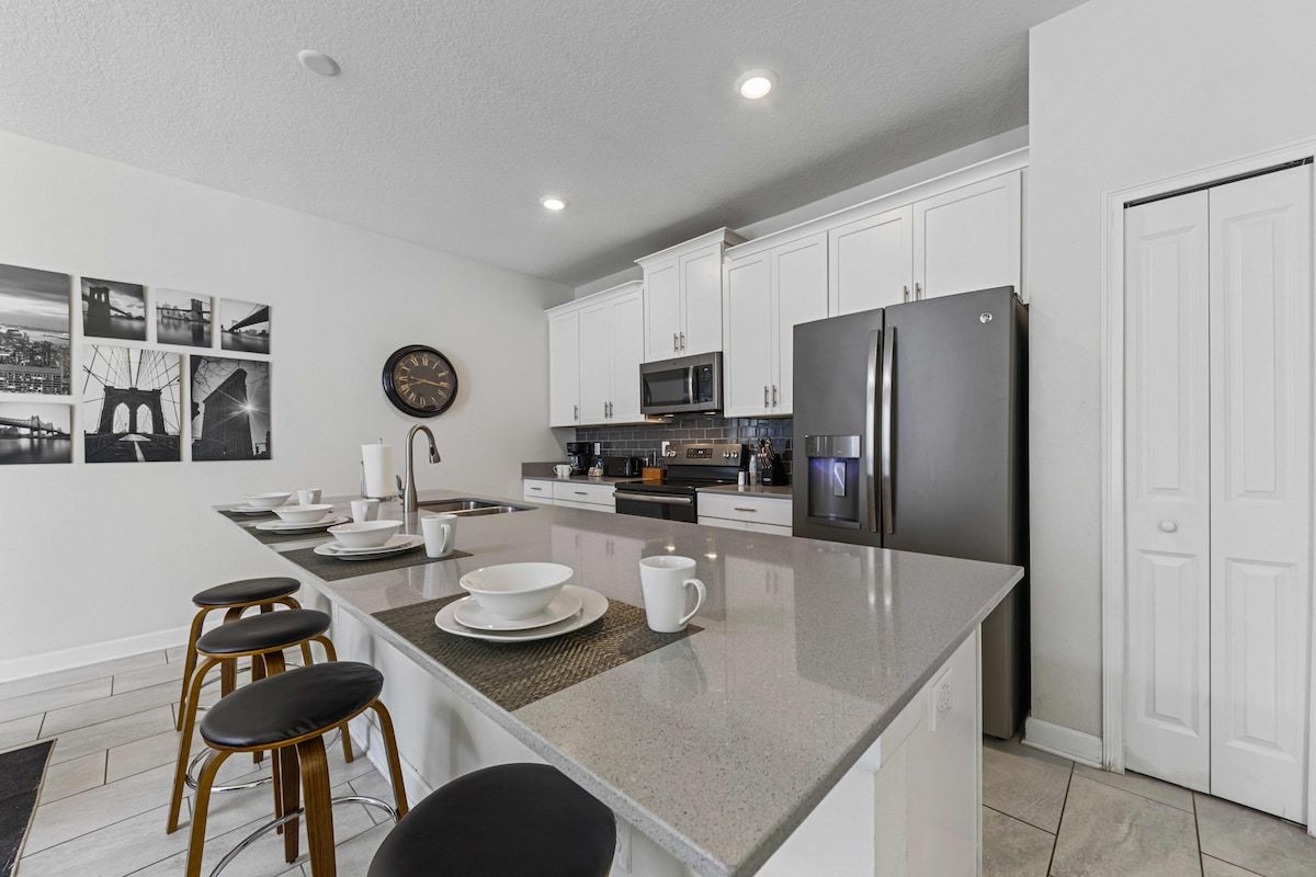 Fully equipped kitchen