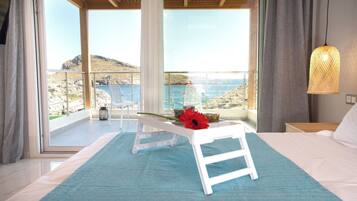 Deluxe Villa, Beach View | 2 bedrooms, soundproofing, iron/ironing board, free WiFi