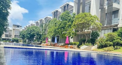 Spacious 4bedroom villa with WiFi, fitness room in charming Jakarta