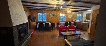 Spacious 5-bedroom chalet in charming Veysonnaz with WiFi