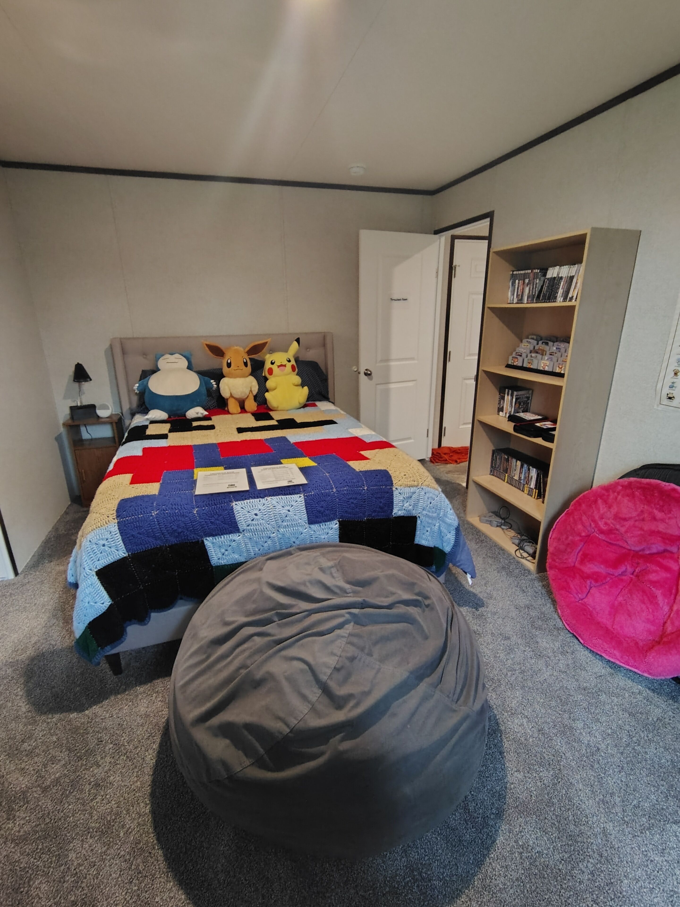 2 多间卧室、客房内保险箱、WiFi、床单