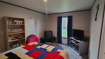 2 bedrooms, in-room safe, WiFi, bed sheets