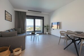 Superior Suite, Sea View | Living area | Flat-screen TV - Limi Deluxe Suites (Hersonissos)