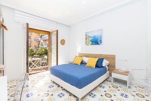 2 bedrooms, in-room safe, desk, iron/ironing board