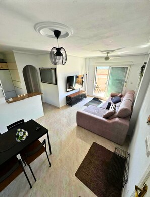 Living area - Sunset View Golf Course Apartment Alicante (Ciudad Quesada)