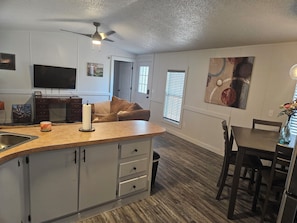 Interior - Recent upgrades for a great place to rest your head in Ash Flat (Ash Flat)