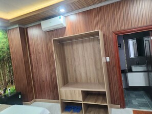 Desk, soundproofing, iron/ironing board, free WiFi - Newlife Homestay (Ham Thuan Bac)