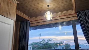 Dobbeltrom for 1 person – basic, privat bad, gårdsplassområde | Skrivebord, lydisolert, strykejern/-brett og wi-fi (inkludert)