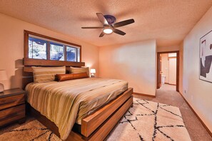 Casa, varias camas, patio, vista a la montaña (Sunset Cove) | 3 habitaciones y wifi gratis