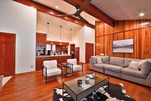 House, Multiple Beds, Patio, Mountain View (Sunset Cove) | Living area