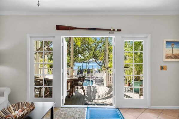 Televisión y oficina