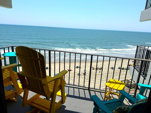 Hanna's Royal Garden Hideaway- 2 bed, 2 bath direct oceanfront condo