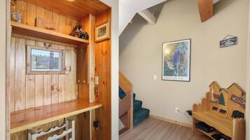 Apartment, Multiple Beds, Patio, Mountain View (Tahoe Keys Marina View) | Interior