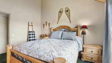 Apartment, Berbilang Katil, Patio, Mountain View (Tahoe Keys Marina View) | 3 bilik tidur, dihias secara berasingan