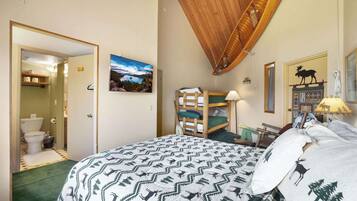 Apartment, Berbilang Katil, Patio, Mountain View (Tahoe Keys Marina View) | 3 bilik tidur, dihias secara berasingan