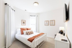 2 bedrooms, iron/ironing board, travel cot, WiFi