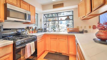 House, Multiple Beds, Patio, Mountain View (Tahoe Family Getaway) | Private kitchen | Fridge, microwave, oven, stovetop