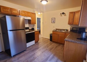 Fridge, microwave, coffee/tea maker, toaster - 43 Cliff - Apt 2 - 3 bdrm apt in City Center Oneonta, walkable to Main St (Oneonta)