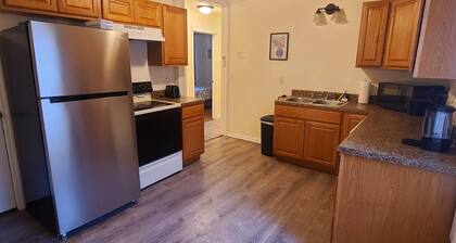 43 Cliff - Apt 2 - 3 bdrm apt in City Center Oneonta, walkable to Main St