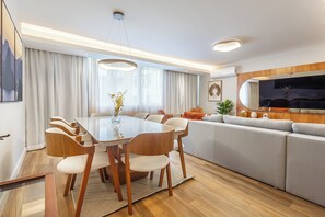 Dining - MAJESTIC SUNSET CONDO ARPOADOR - POSTO 8 - IPANEMA (Copacabana Rio de Janeiro)