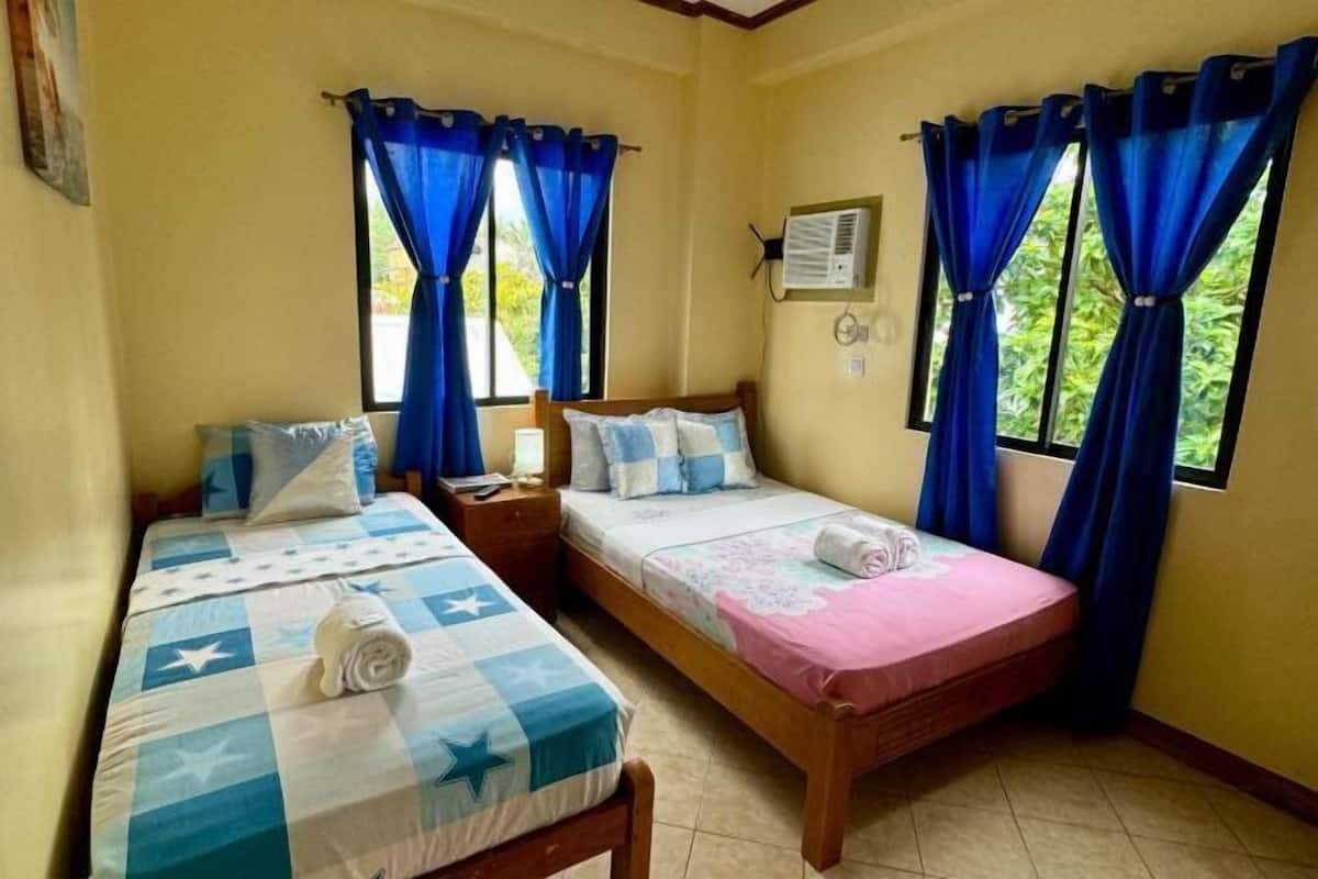 Free WiFi, bed sheets