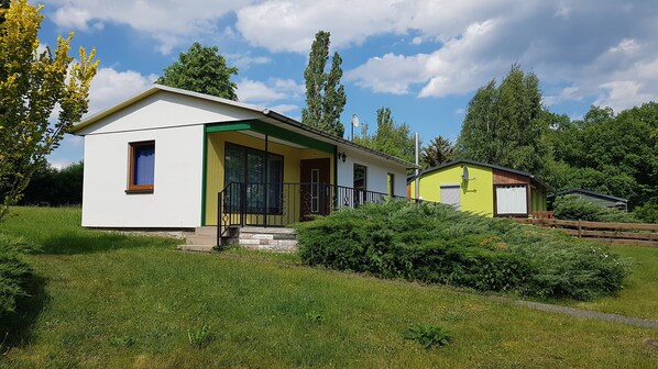 Exterior - Quietly located bungalow with a view of the dam (Zeulenroda-Triebes)