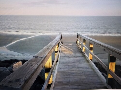 Spectacular ocean front, renovated townhome near Driftwood Beach!!