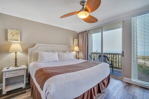 2 bedrooms, desk, iron/ironing board, WiFi - Spectacular ocean front, renovated townhome near Driftwood Beach!! (Jekyll Island)