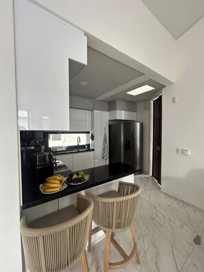 雪櫃、微波爐、焗爐、咖啡機/沖茶器