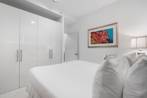 2 chambres, fer et planche à repasser, Wi-Fi gratuit, draps fournis