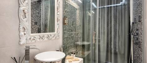 Chambre Deluxe Double ou avec lits jumeaux | Salle de bain