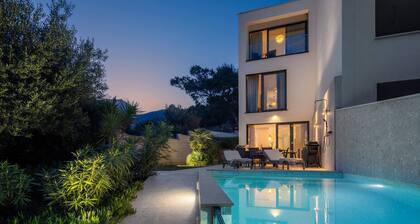 Luxury Seafront Villa Manera Bol with Heated Pool
