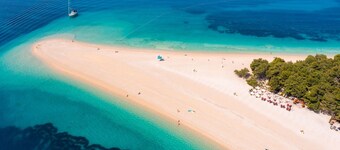 New Beachfront Luxury Villa Manera Bol for 10-12 persons - Zlatni Rat - Heated Pool