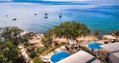 Holiday Home AMBER LUXURY in ATEA Resort, Njivice
