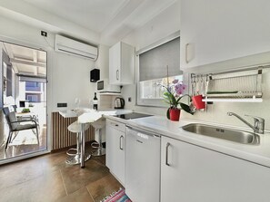 Fridge, microwave, coffee/tea maker, toaster